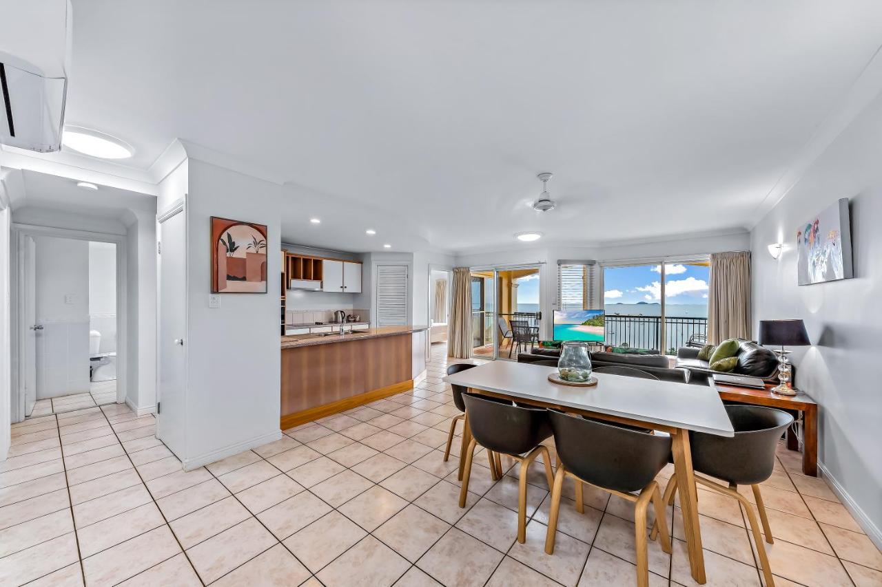 Apartamento Magnificence At Airlie Airlie Beach Exterior foto