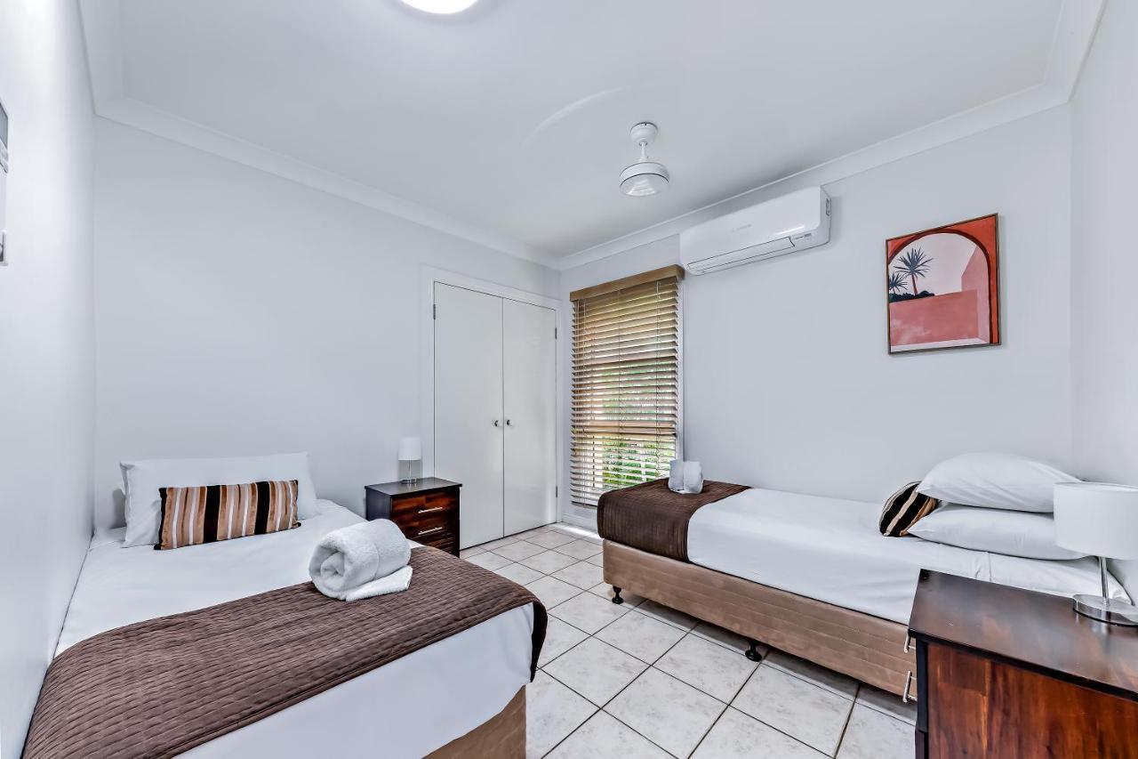 Apartamento Magnificence At Airlie Airlie Beach Exterior foto