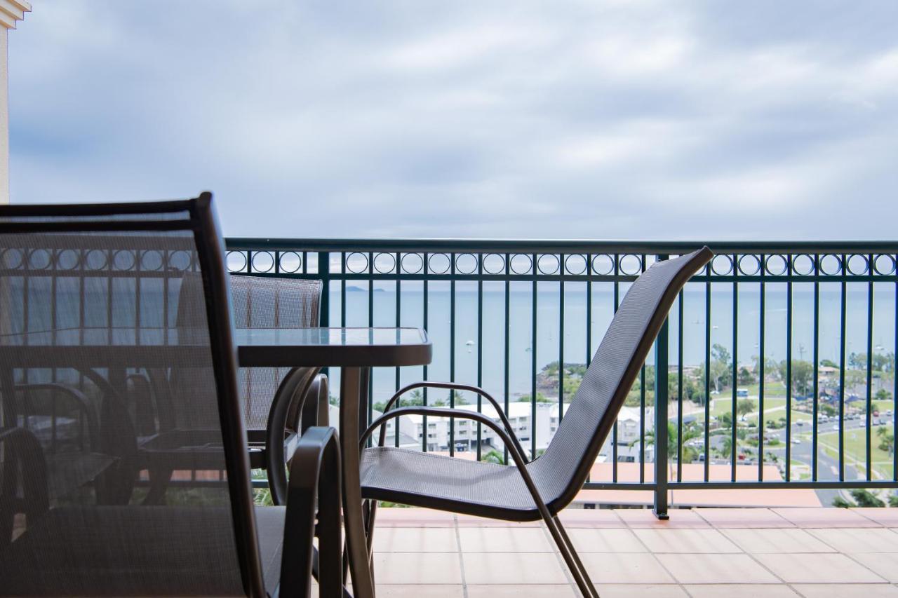 Apartamento Magnificence At Airlie Airlie Beach Exterior foto