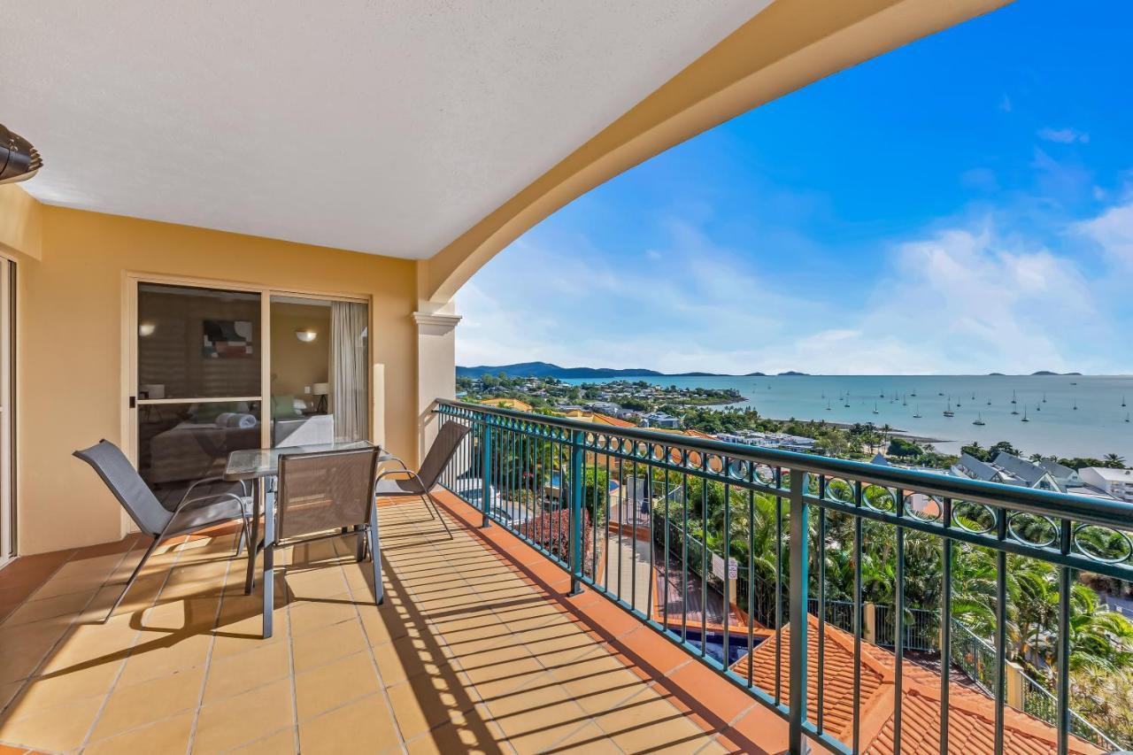 Apartamento Magnificence At Airlie Airlie Beach Exterior foto