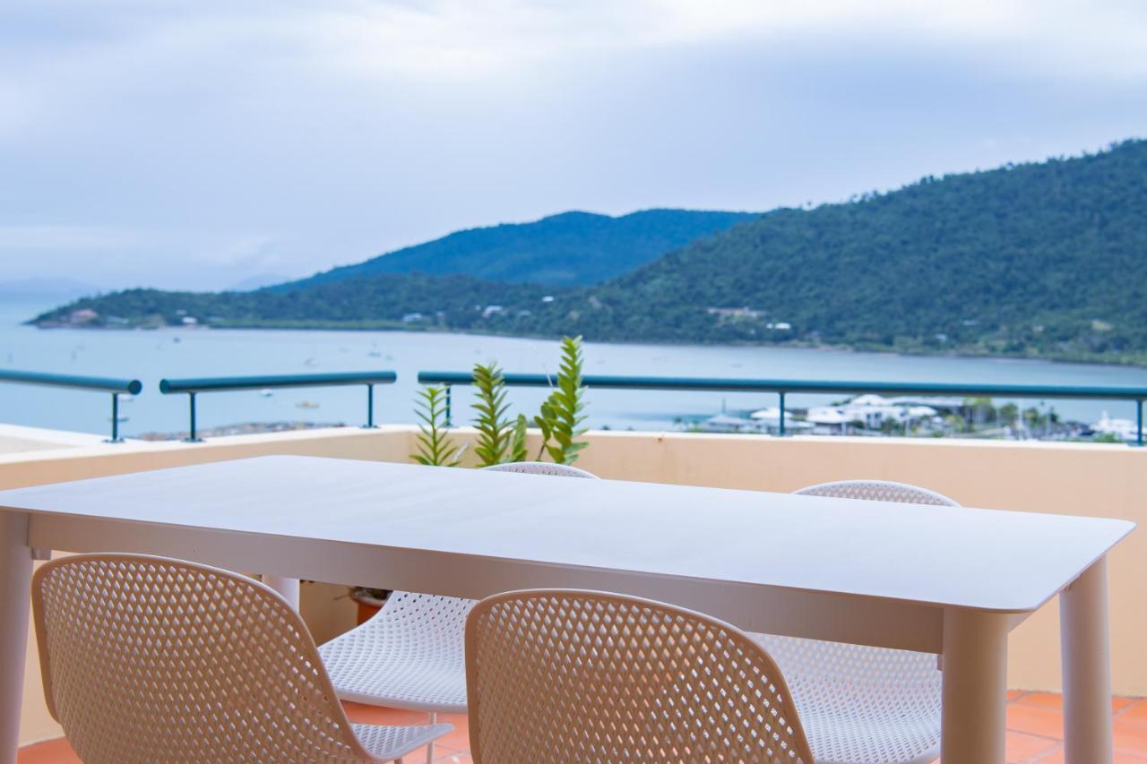 Apartamento Magnificence At Airlie Airlie Beach Exterior foto